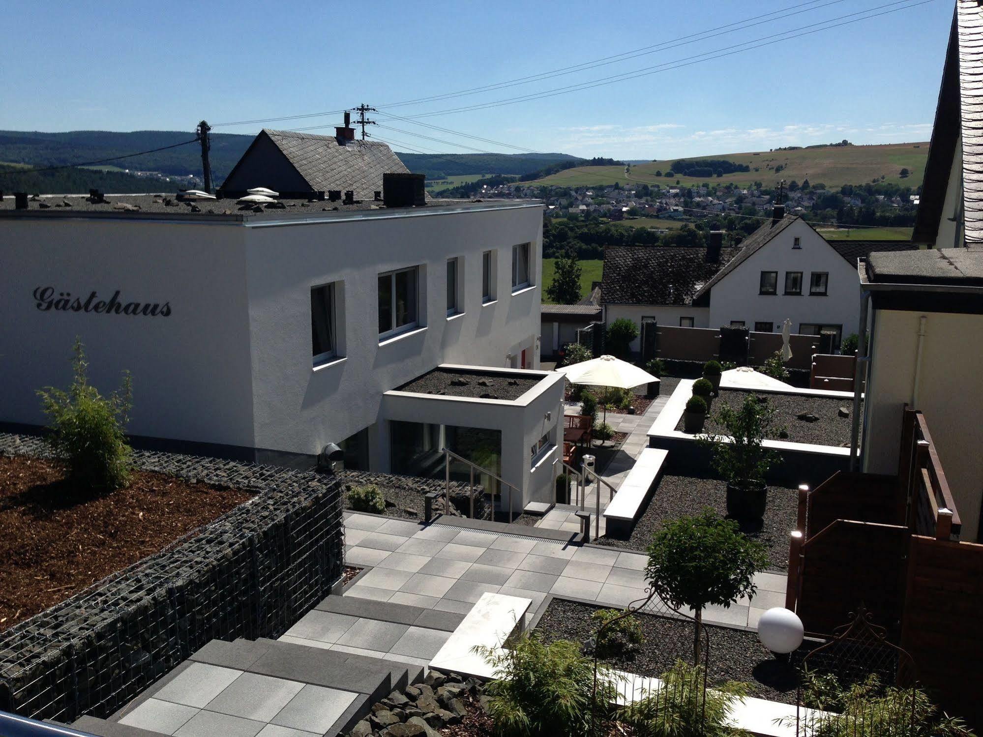 Wohnraum Hotel & Gaestehaus Gusterath Eksteriør billede